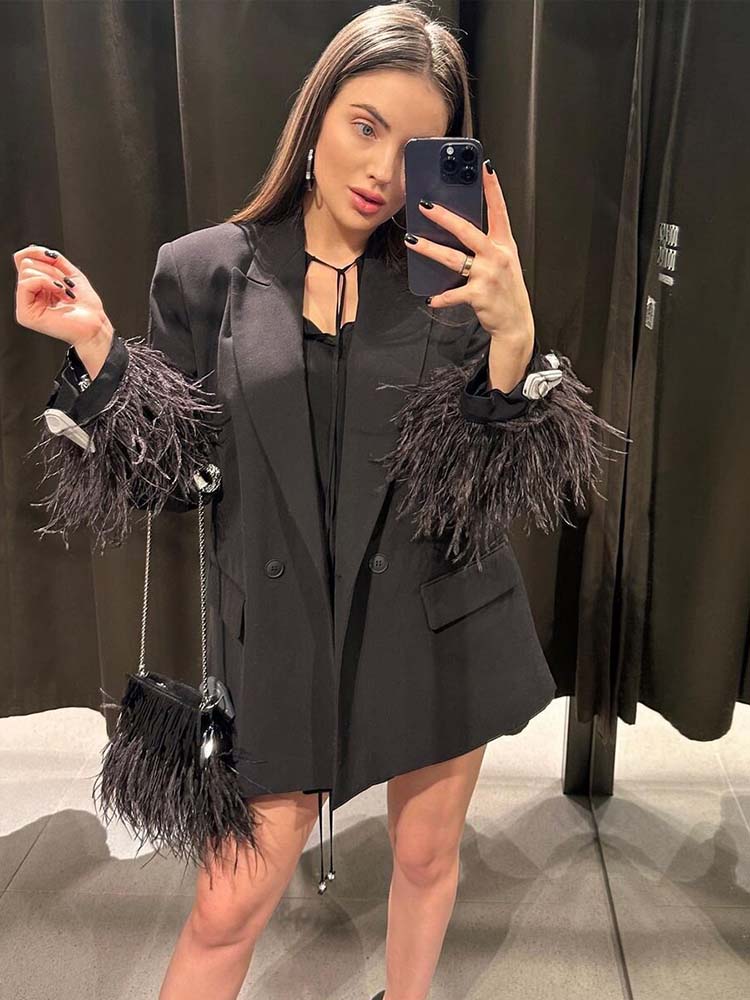 Elegante Blazer Nero con Piume - Men'S Fashion All Black Outfit recensione e prezzo